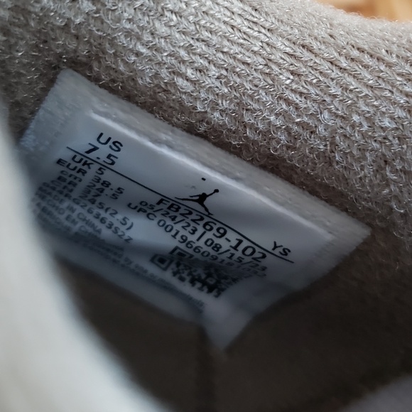 Nike Air Jordan's Stadium Sneakers Size 7.5 NEW! - Picture 13 of 16